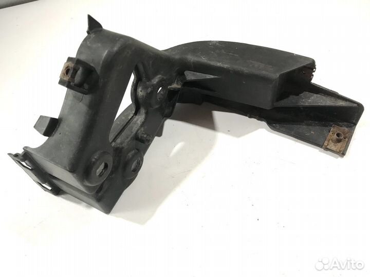 Кронштейн порога левый Audi A8 D3