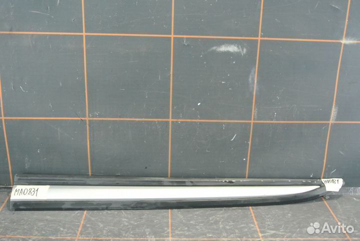 Накладка двери левой - Mitsubishi Outlander 3