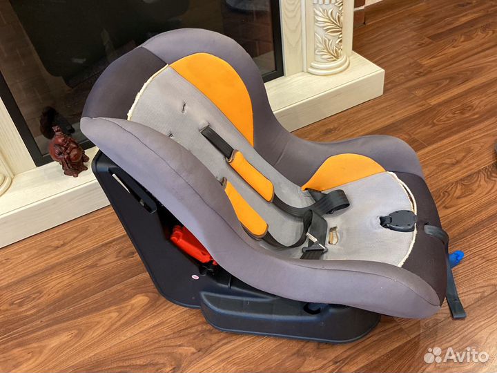 Автомобильное детское кресло