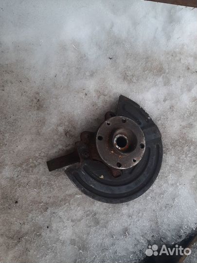 Рено кангу 2007г кулак поворотный правый 23шл и 21