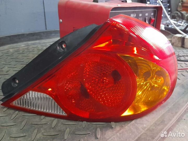 Задний фонарь правый kia spectra