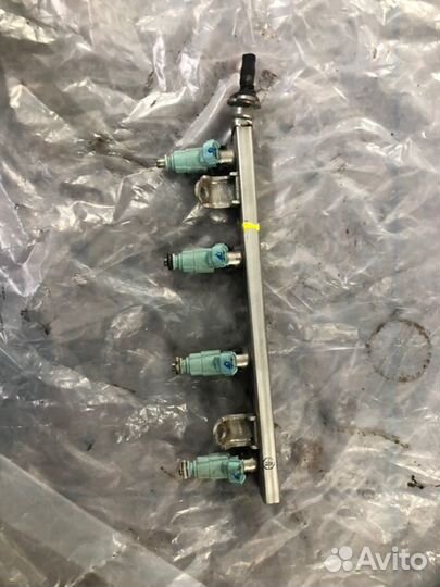 Топливная рампа с форсунками Kia Ceed 3 CD 1.6