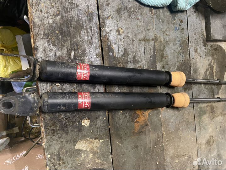 Амиртизаторы задние Ford Explorer