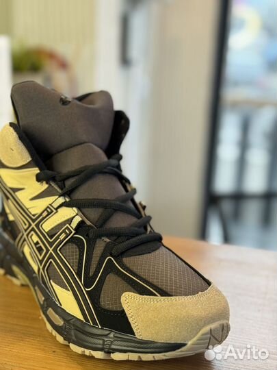 Кроссовки зимние на меху Asics -35