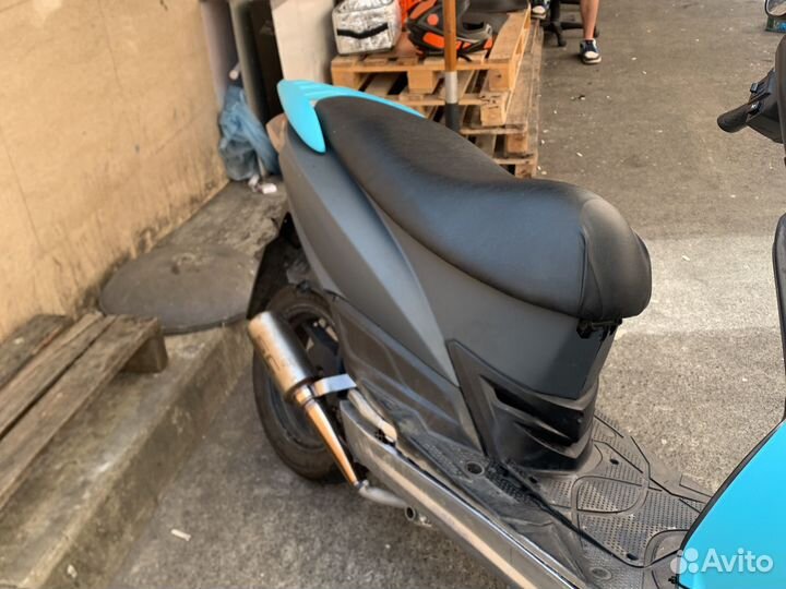 Sym Jet 4