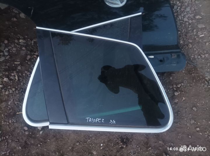 Стекло заднее правое левое VW Toureg