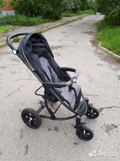 Прогулочная коляска складная