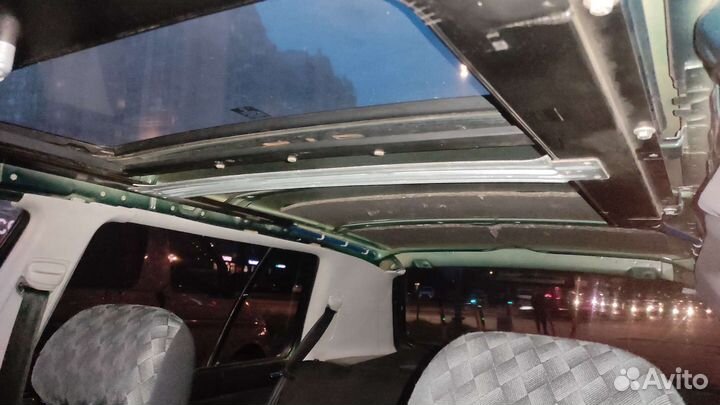 Volkswagen Golf 1.8 МТ, 1997, битый, 330 000 км