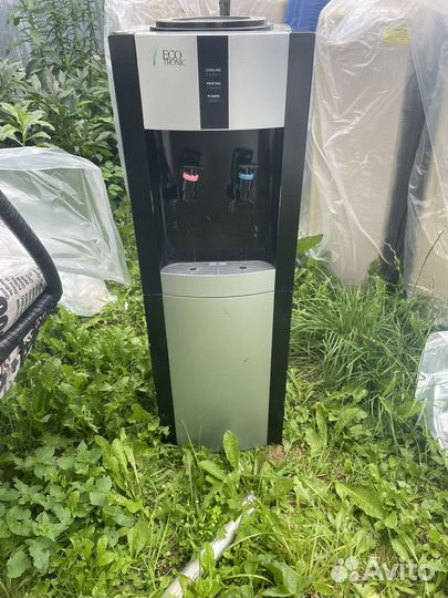 Куллер для воды напольный настольный