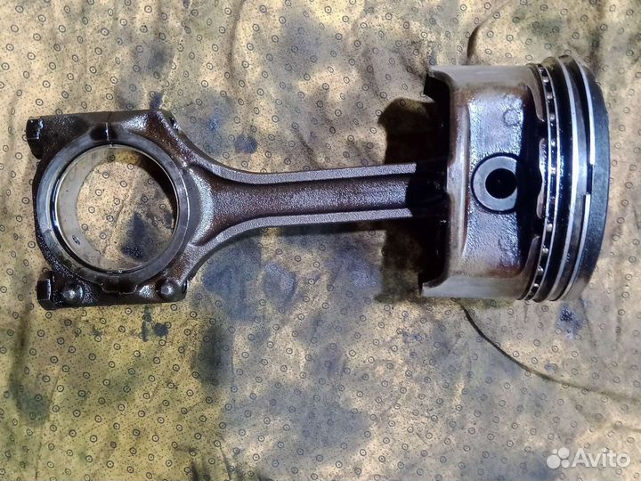 Поршень на Chevrolet Lacetti 1.6