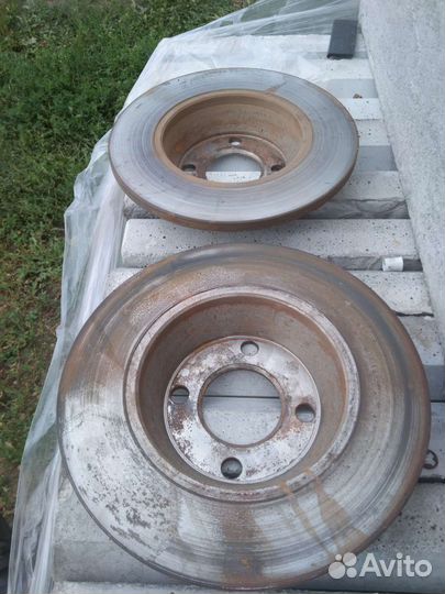 Тормозные оригинал диски Ауди 80 б4