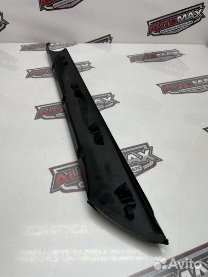 Накладка передней левой стойки Skoda Yeti 2011