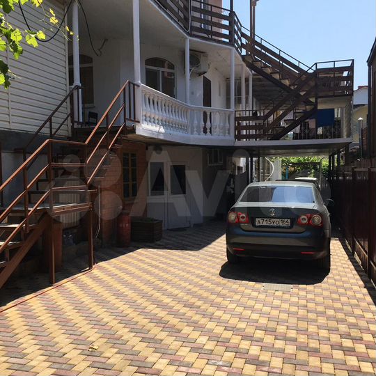 Дом 410 м² на участке 8,2 сот.