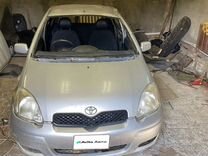 Toyota Vitz 1.0 AT, 2002, битый, 300 000 км, с пробегом, цена 137 000 руб.