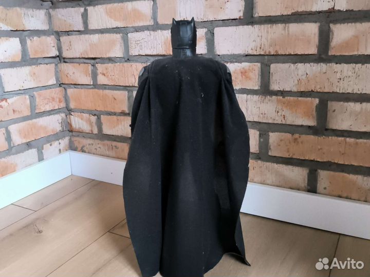 Настольная фигурка