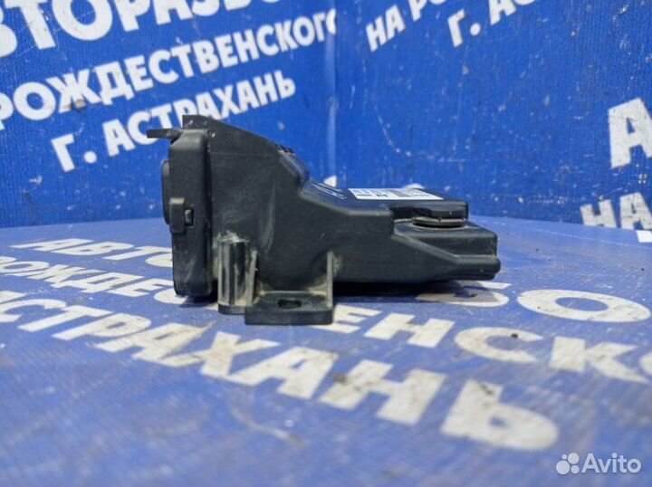 Блок управления бортовой сети Audi A8D3 седан 2005