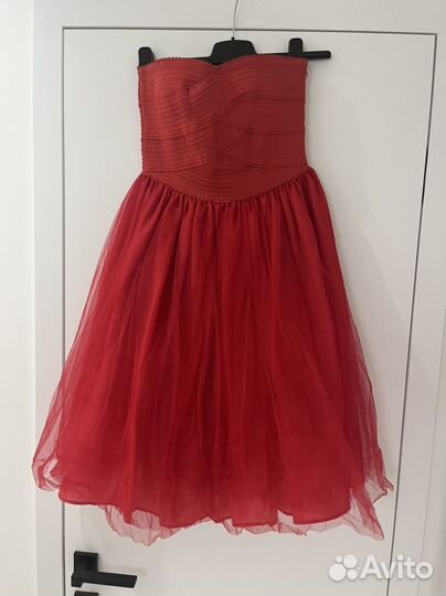 Платье с пышной юбкой