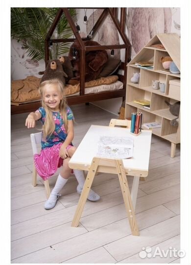 Парта- мольберт растущая новая в упаковке