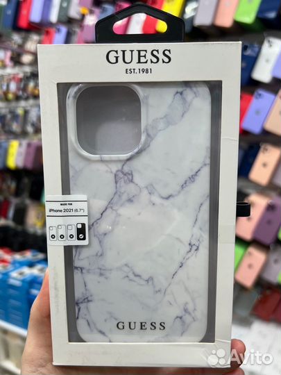 Чехол Guess на iPhone