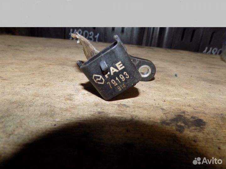 Датчик положения распредвала Astra H / Family 2004