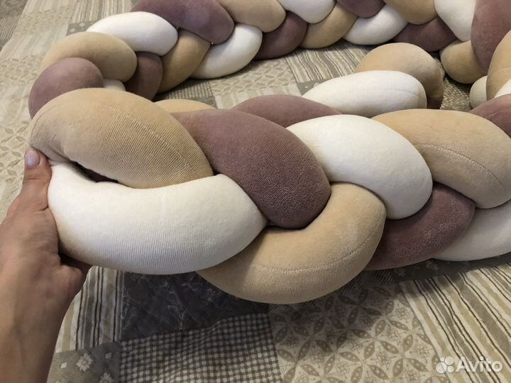 Бортик косичка в кроватку