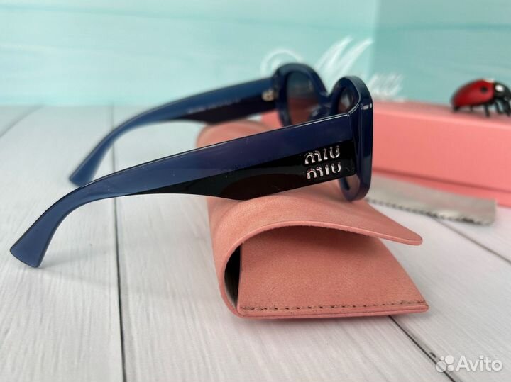 Очки женские Miu Miu солнцезащитные