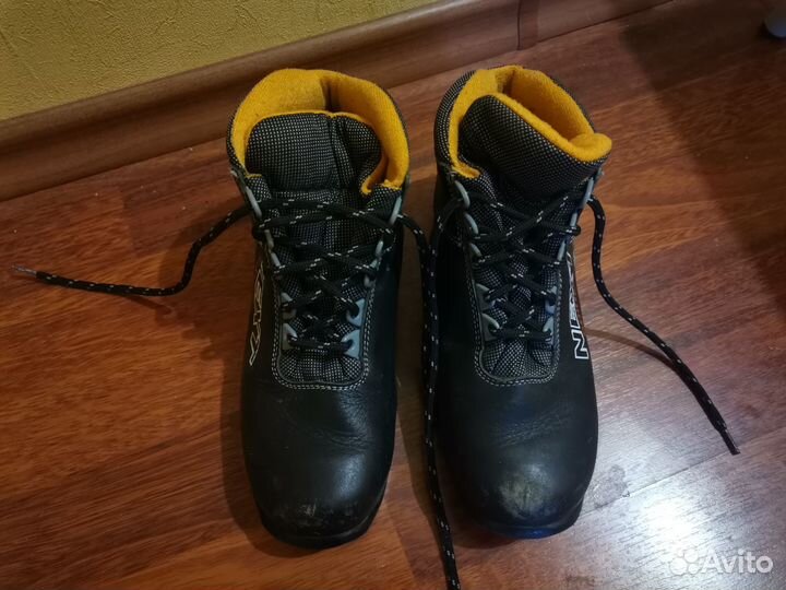 Ботинки лыжные