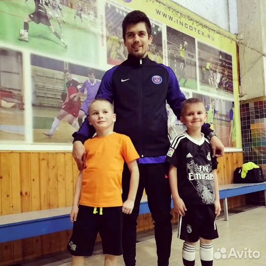 Тренер по футболу