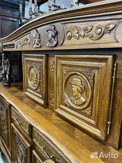 Старинный буфет в бретонском стиле