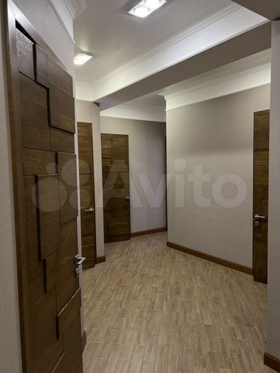 3-к. квартира, 101 м², 5/10 эт.