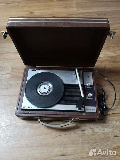 Проигрыватель винила из Германии