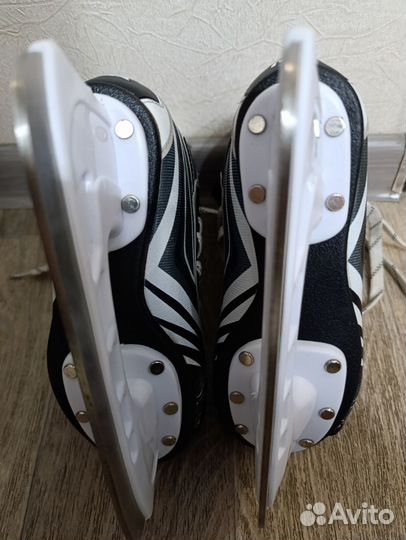 Коньки хоккейные детские