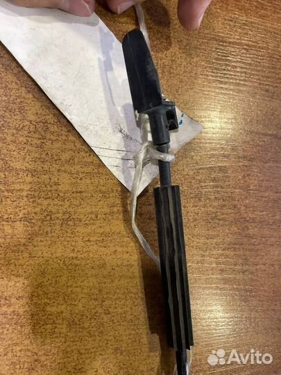 Трос открывания капота VW Touran 2003-2010