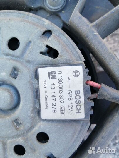 Вентилятор радиатора кондиционера Опель Астра H