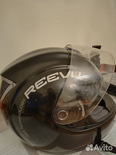 Мотошлем Reevu с зеркалом заднего вида