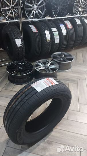 Kumho Ecsta HS52 225/60 R17