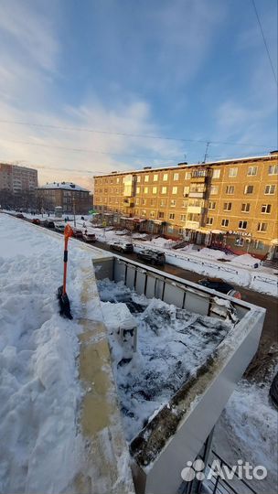 Очистка наледи и сосулек с крыш