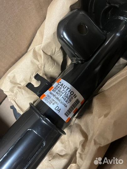 Амортизатор передней подвески левый FB5Z-18124-D