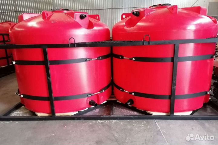 Емкость пластиковая в обрешетке