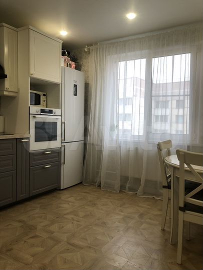 3-к. квартира, 93 м², 7/17 эт.
