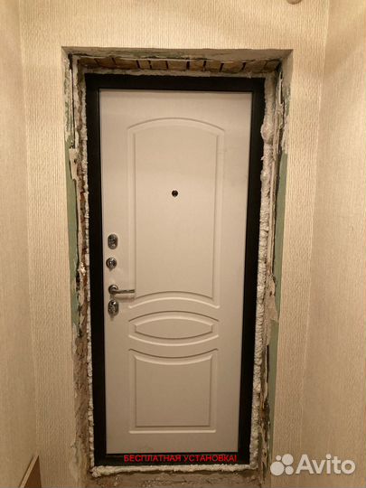 Дверь входная в квартиру с установкой