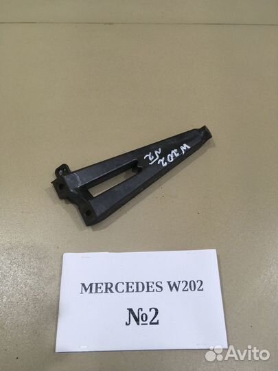 Впускной коллектор Mercedes W202 A1111402201