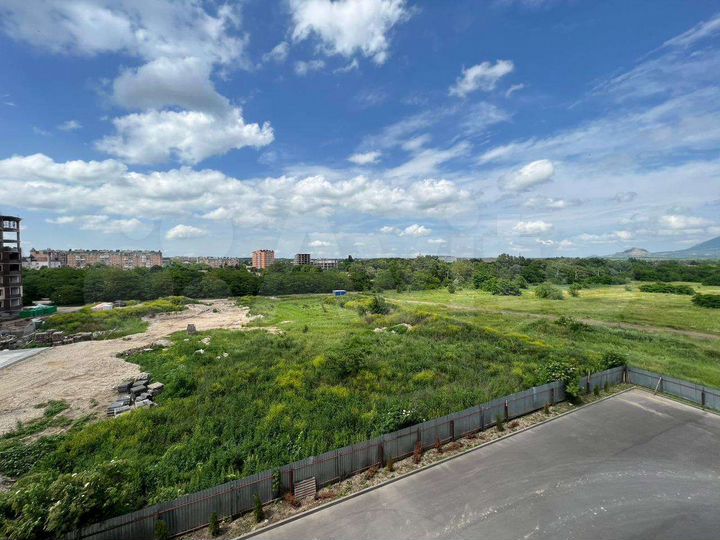 2-к. квартира, 60 м², 4/9 эт.