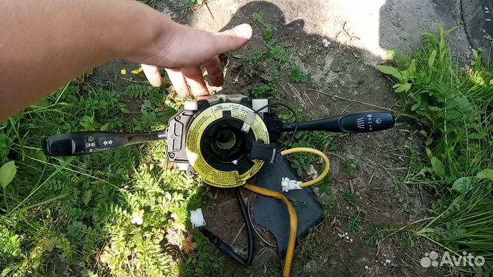 Подрулевой переключатель Mitsubishi Carisma