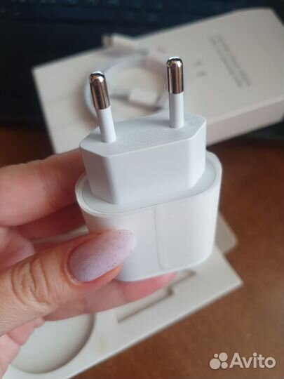 Зарядка на iPhone