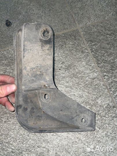 Брызговик передний LADA Vesta