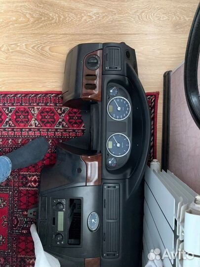 Запчасти и салон волга