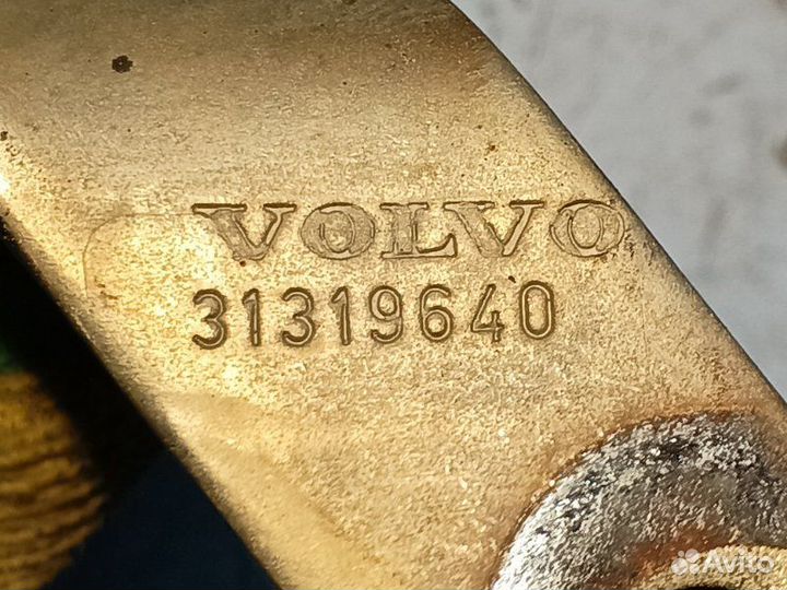 Кронштейн турбины Volvo XC60 2.0 TD 2011