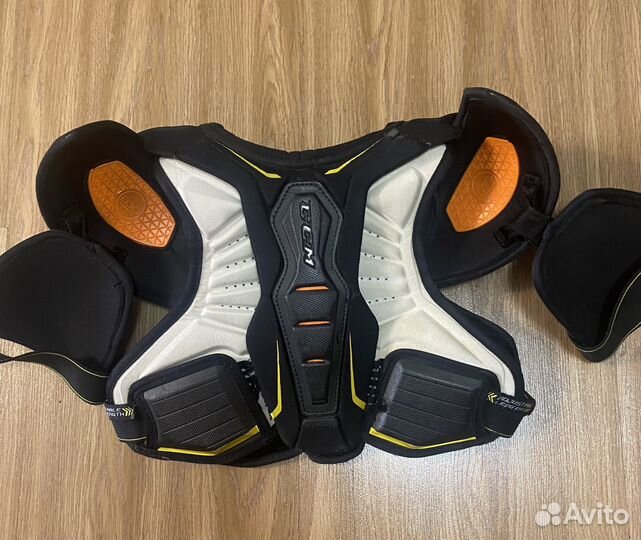 Нагрудник хоккейный CCM jr m