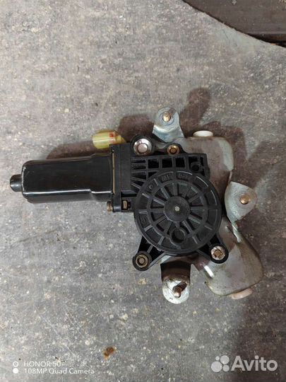 Моторчик стеклоподъемника Хендай-киа